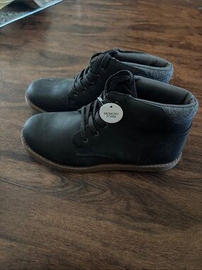 Sonoma Black Lace-Up Kids Chukka Boots